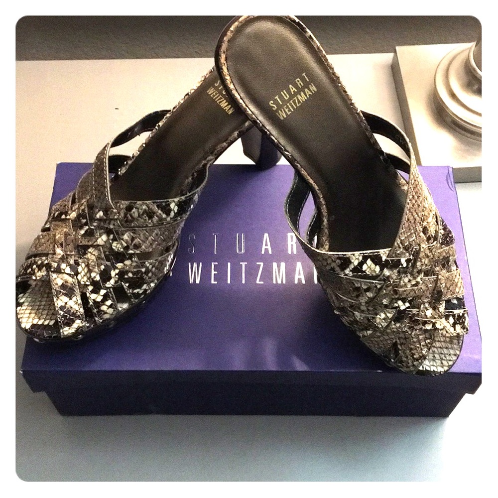 Stuart Weitzman NEW Size 7M snake print